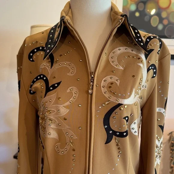 Rods Western Women’s Embellished Tan Button Down Show Stopping Western Shirt - Picture 2 of 5